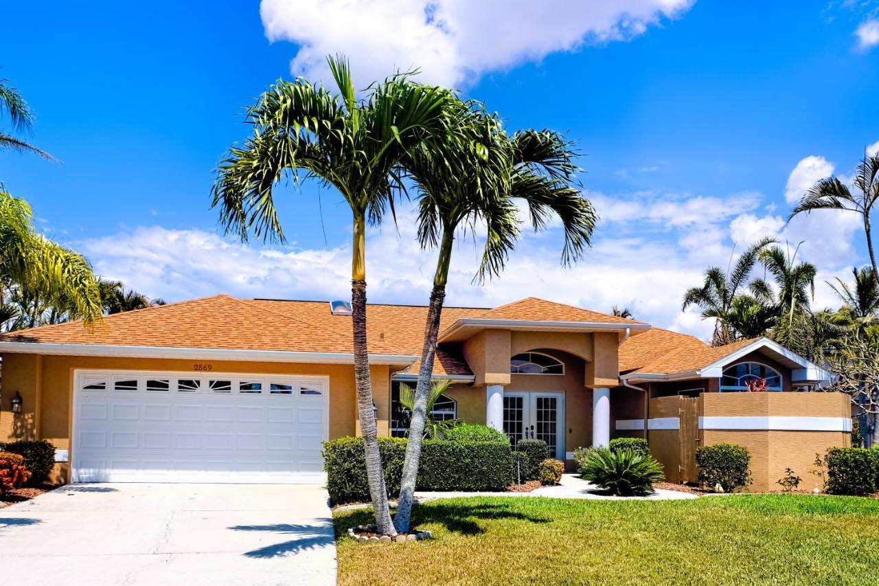 Life At The Canal Cape Coral Luaran gambar
